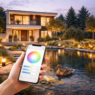 Vonkajšie osvetlenie domu a záhrady-Smart Home inteligentné. Smart Home vonkajšie osvetlenie ovládané mobilom.