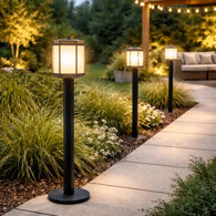 Vonkajšie osvetlenie domu a záhrady-Voľne stojace lampy. Stojanové vonkajšie svietidlo pri terase